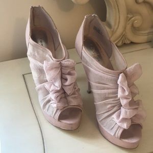 Chinese Laundry shimmering blush shoes size 7.5